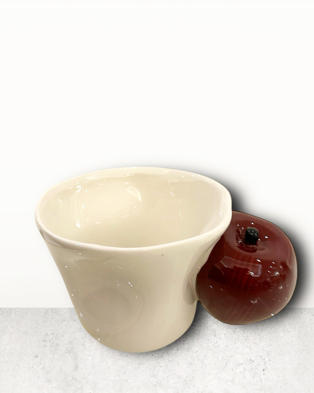 Mugs with apple handle